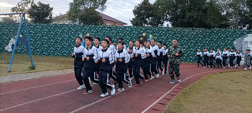 钦州青少年叛逆军事化管理学校